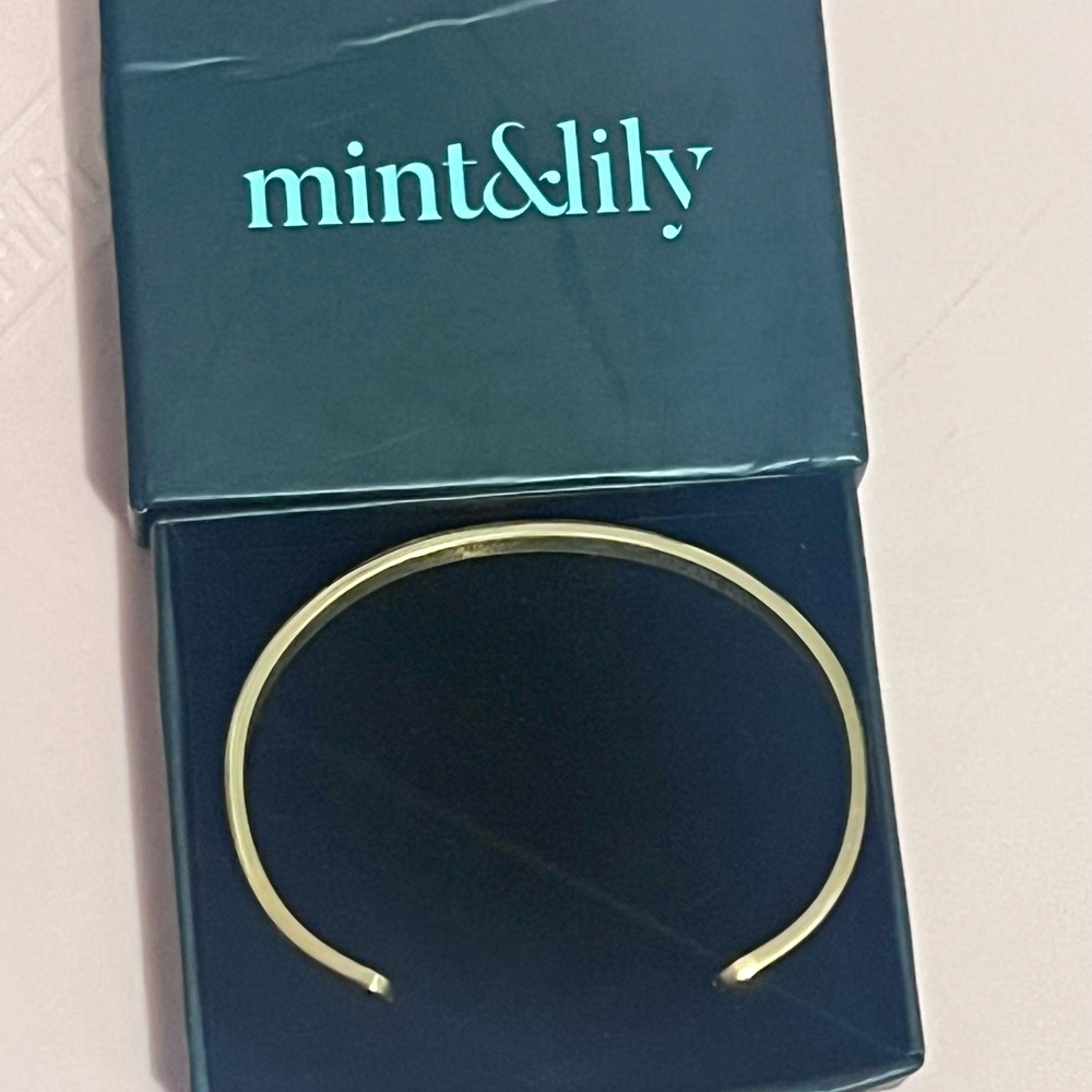 CrownYouRose mint & lily engraved bracelet - Picture 2 of 5